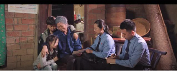 �۽������z��΢�Ӱ�����ڼҾ��ڡ�