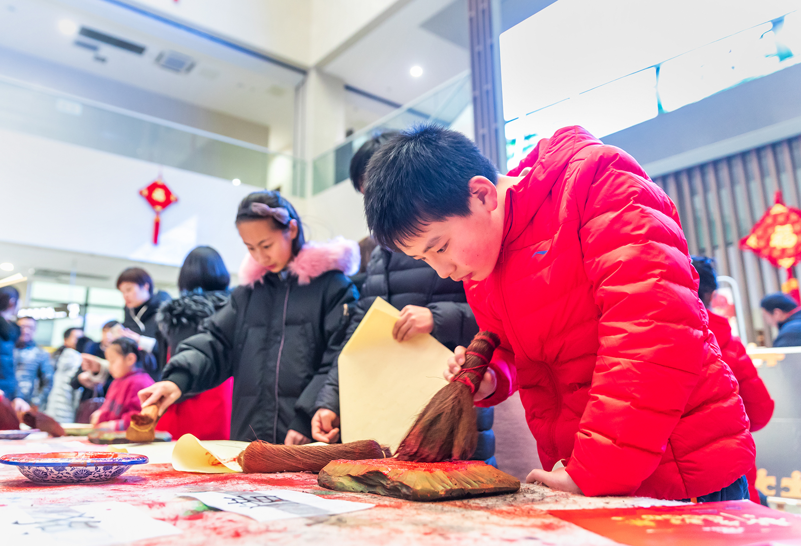 �����^���^���꣬�����S��Ⱥ�����Ļ�����������в����^�ڴ���(ji��)�����e�k&ldquo;��ζ&rdquo;ϵ���Ļ���ӣ�׌ǰ�텢�ӻ�ӵ����ڿ옷���w�(y��n)���y(t��ng)�ꮋ�������^����Ѧ�ڌW(xu��) �z.jpg