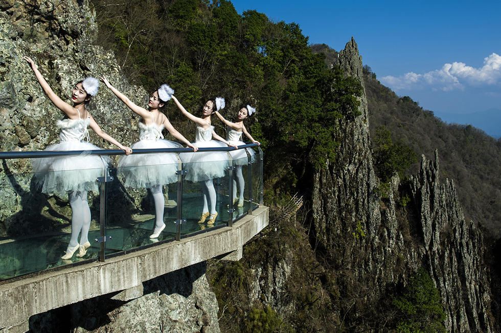 �����όmɽ�ϵĿ��а���