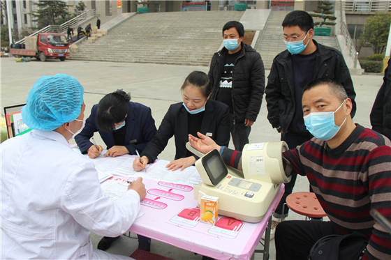 人民警察一心為民，捋袖捐血鐵血柔情——安康市公安局積極開展冬季獻(xiàn)血活動(dòng)