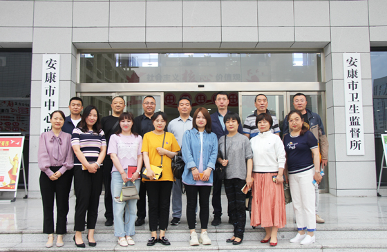 榆林市中心血站一行來(lái)我站參觀交流